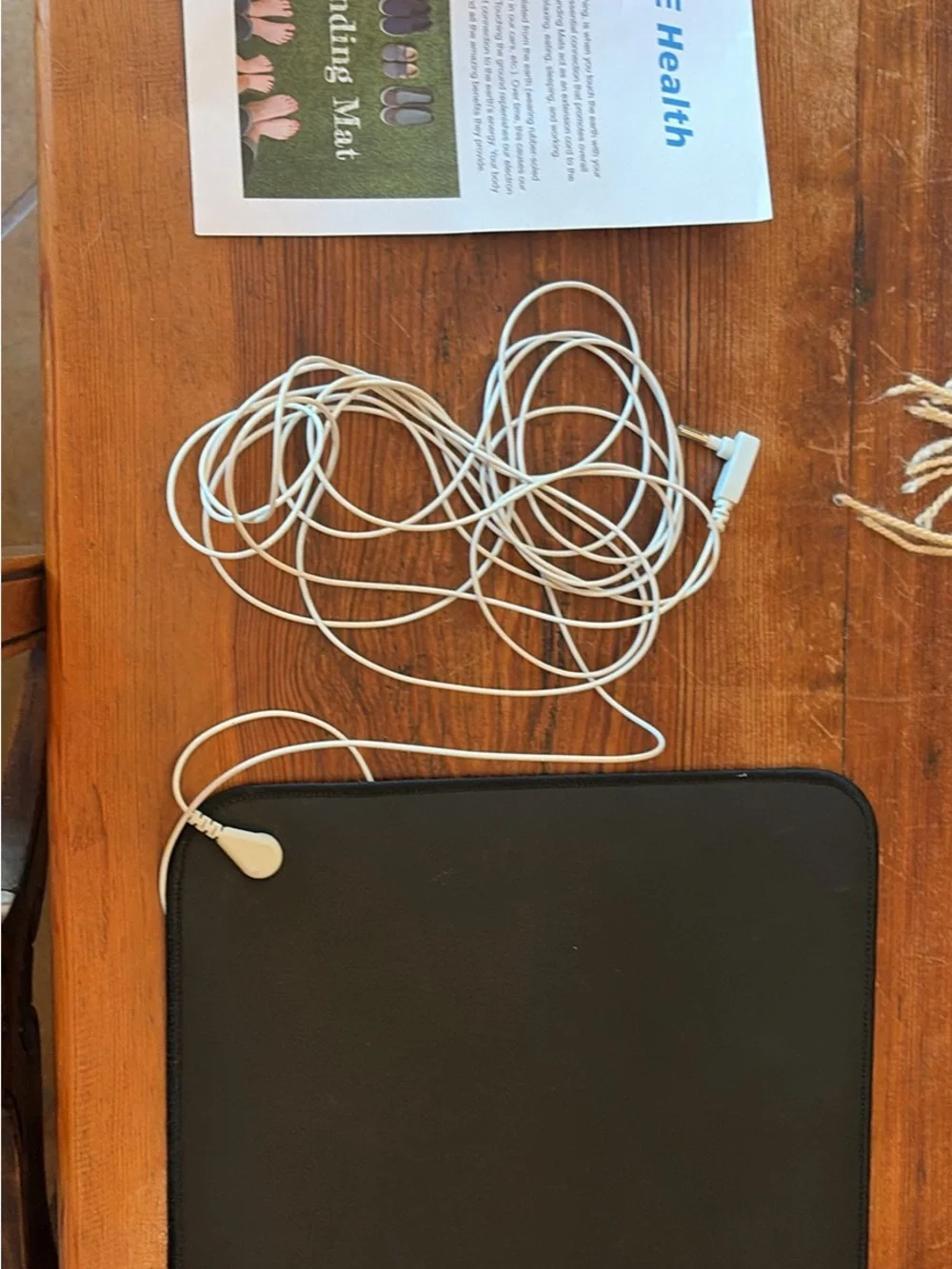 Grounding mouse pad